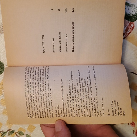 2/$8 🎭 1965 West Side Story Romeo And Juliet paperback book 📚 - Picture 5 of 14